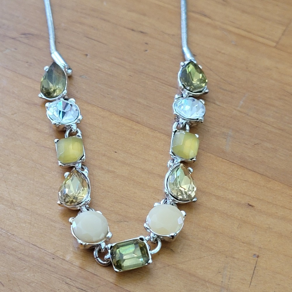 NINE WEST Silver Tone Faceted Stone Necklace Yellow Green Cream Statement